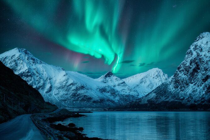 Northern light hunt in Tromsø. WiFi included - Timing and pacing: 5 to 7 hours feels like real hunting time