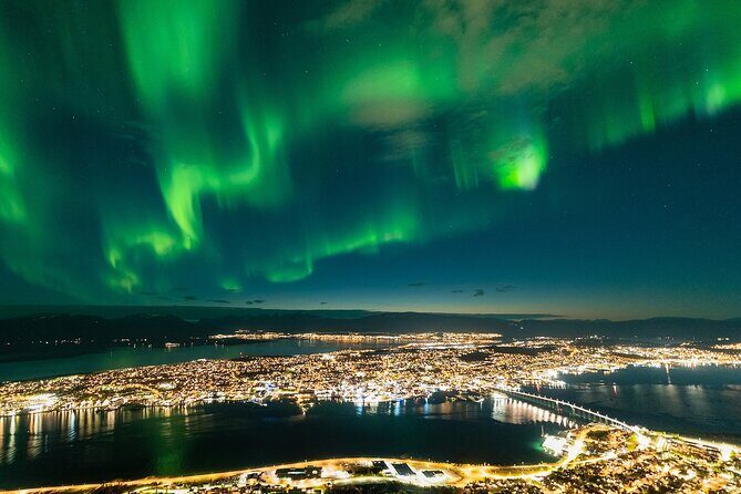 Northern Lights Adventure - The Fire, the Food, and the Warmth That Makes Waiting Bearable