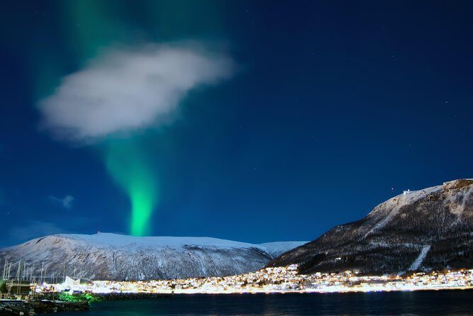 Northern lights cable car excursion - Tromsø at night: why Fjellheisen boosts your aurora odds