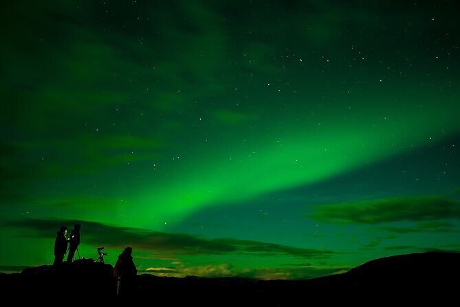 Northern Lights Chase - Small group experience - Tromsø Night Stories and Sami Lore Around the Lights