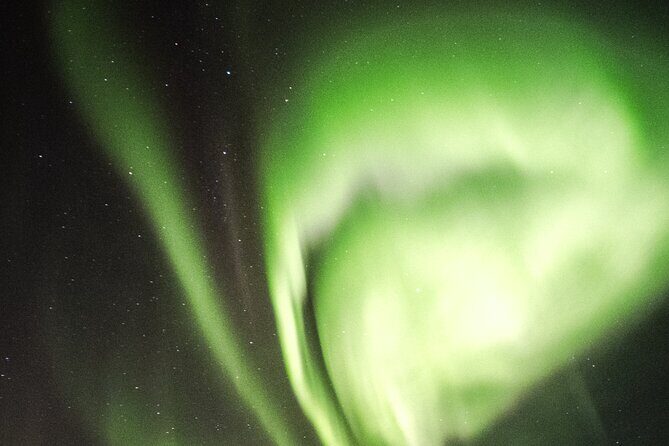 Northern Lights Chase with Sámi & local storytelling - The small camp setup that makes waiting bearable