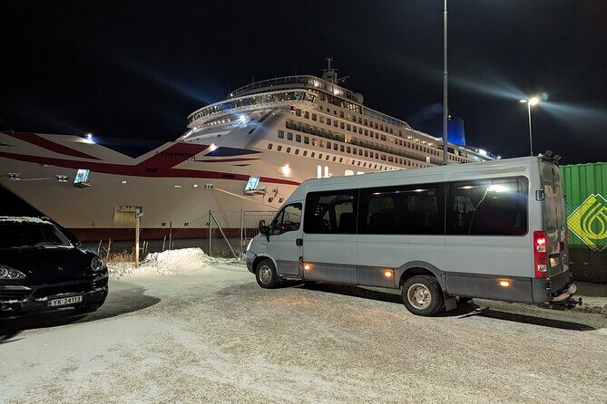 Northern Lights Minibus Chase Max 16 Person In Group - Aurora hunting in Alta begins at 8:00 pm