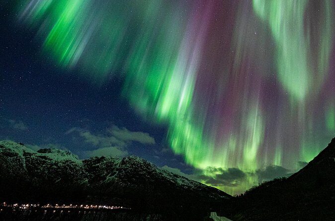 Northern Lights Minibus with Photos Dinner Warm suits - Weather reality: what to do when the sky is undecided