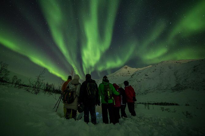 Northern Lights Tour from Tromsø - The warm meal: lompe with sausages, plus snacks and hot drinks