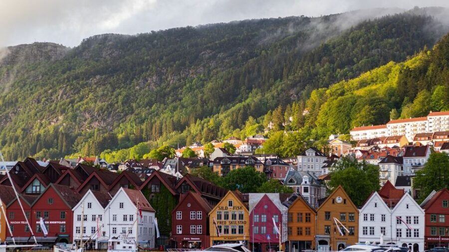 Norwegian Coastal Cities: Smartphone Audio Guide App - Bodø, Hammerfest, Kirkenes, and the quieter ports: smaller walks, real coast energy