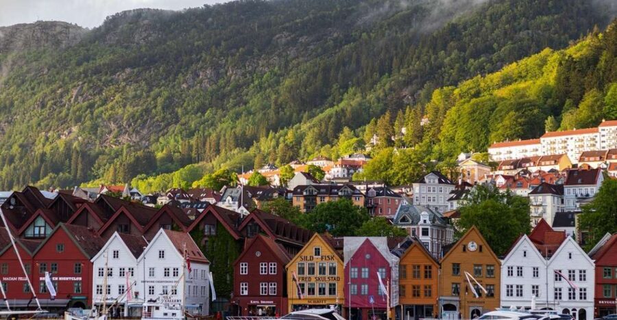 Norwegian Coastal Cities: Smartphone Audio Guide App - Svolvær on the Lofoten Islands: a different pace, still guided