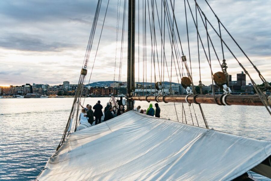 Oslo: Fjord Evening Cruise with Shrimp Buffet - Bar onboard and the comfort kit: warm blankets matter more than you think