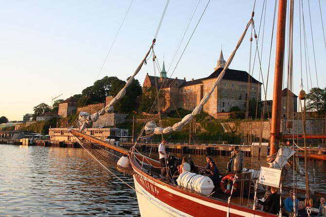 Oslo Fjord Evening Cruise with Shrimp Buffet on a Sailing Ship - Finding the boat at Rådhusbrygge 3 and getting aboard smoothly
