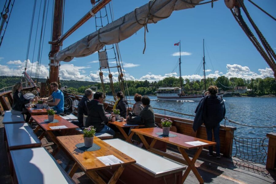 Oslo: Fjord Mini Cruise by Wooden Sailing Ship - The Audio Guide and Oslo Fjord Guide App (13 Languages, Real Help)