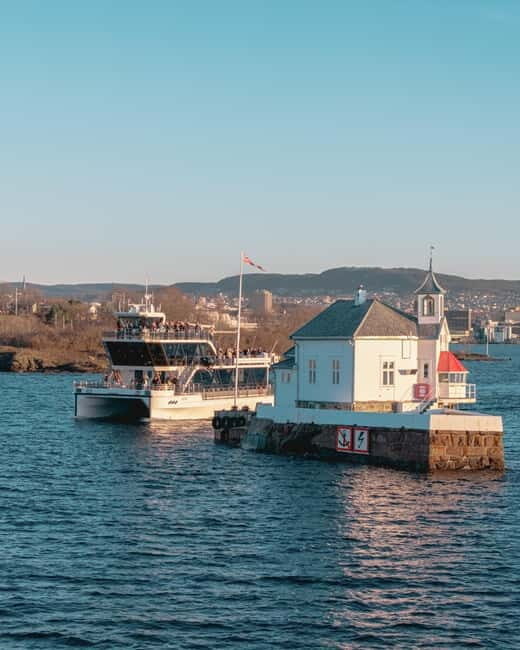 Oslo: Guided Sightseeing Fjord Cruise on Premium Silent Boat - Warm saloons, quiet decks, and the cafe you’ll actually use