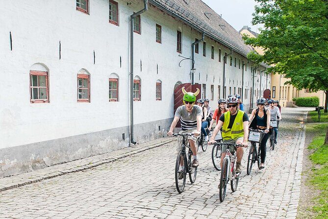 Oslo Highlights Bike Tour - Karl Johans Gate: the classic Oslo spine, paced for two wheels