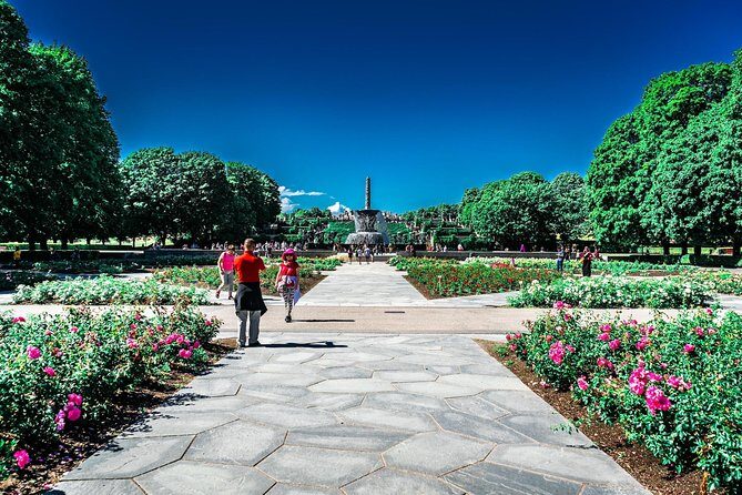 Oslo Highlights Private Walking Tour - Nationaltheatret and the Royal Palace: classic Oslo on foot