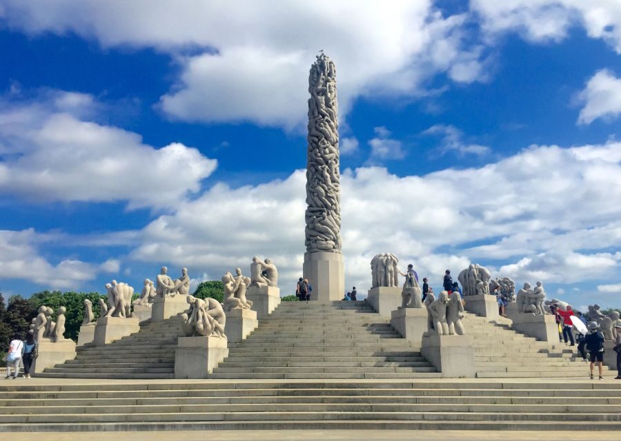 Oslo: Panoramic View and Sculpture Park Walk - Getting your bearings: Akershus Fortress to the center of Oslo