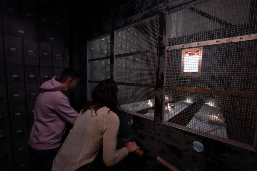 Oslo: Prison Island Adventure Escape Game - Language, communication, and the pace of the clues