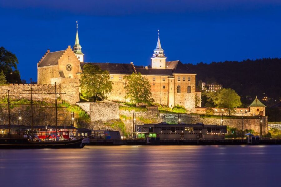 Oslo: Private City Center Highlights Guided Walking Tour - Parliament and the University of Oslo: the brainy end of the city center
