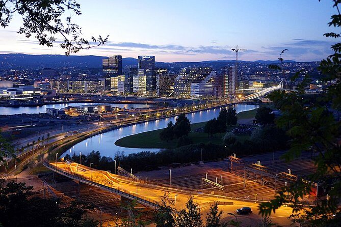 Oslo: Private VIP City Tour by Luxury Minivan with Driver & Guide - Price and value: does $506.99 per person make sense?