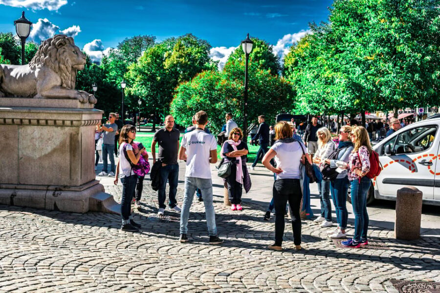 Oslo: Private Walking Tour - Opera House area and the urban farming twist