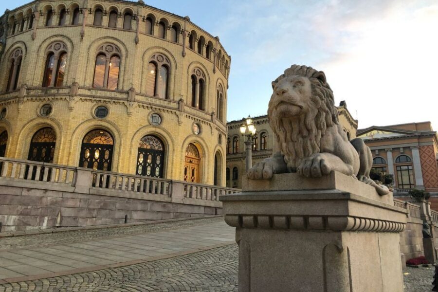 Oslo: Private Walking Tour with a Local Guide - Public Transport Help: How This Tour Helps You After the Walk
