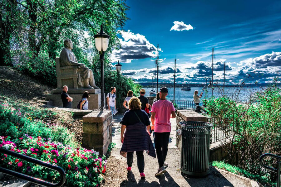Oslo: Private Walking Tour - City Hall and the Nobel Peace Prize context you can feel