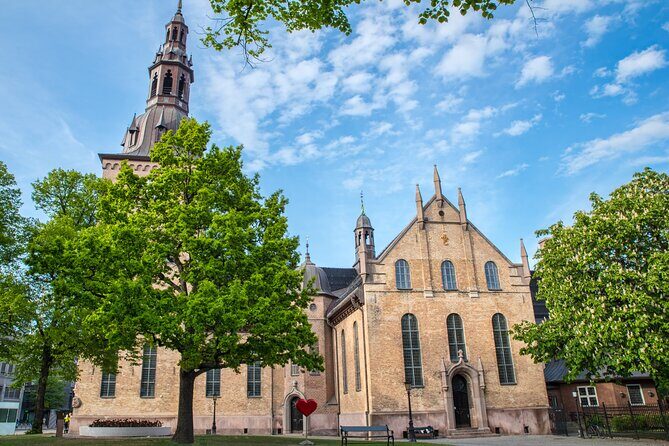 Oslo Self Guided Walking Tour with an APP - Oslo City Hall and the Nobel Peace Center: governance and ideals in one sweep