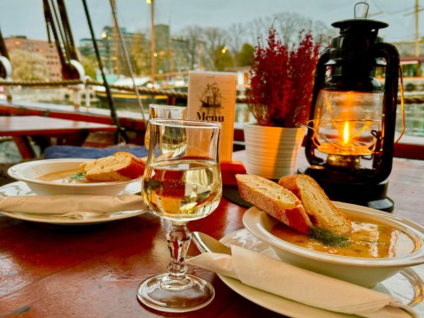 Oslo: Skyline in Winter With Fish Soup Cruise - Traditional Fish Soup and Fresh Bread on a Cold Evening