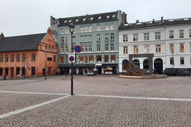Oslo Viking Quest: Exploration Game and Tour - Nils Sigurd Aas and the June Seventh Square: art you can spot