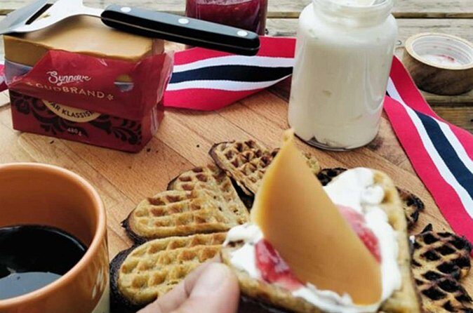 Oslo’s Ultimate Fjord View Hike & Norwegian Waffle Workshop - Vettakollen viewpoint stop: coffee, sweets, and a fjord panorama