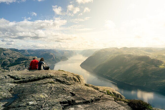 Preikestolen | Pulpit Rock - Hike with a local guide - Photo assistance and snacks: small touches that reduce stress