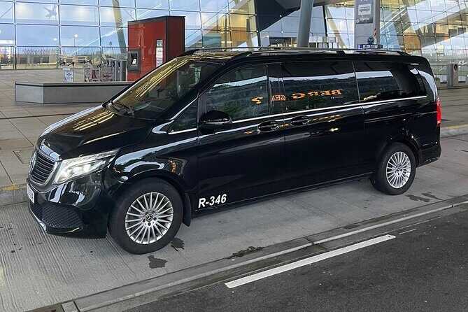 Private Airport Transfer From Bergen Airport or Hotels in Bergen - Flight tracking and the free waiting window: built-in time buffers