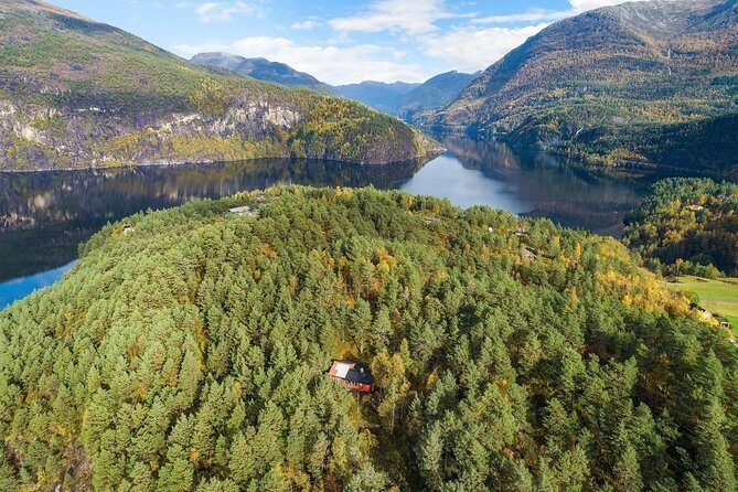 Private Fjordcruise by Luxury Pontoon Boat - Bergen Fjords - The fjord route: from first views to a more secretive area