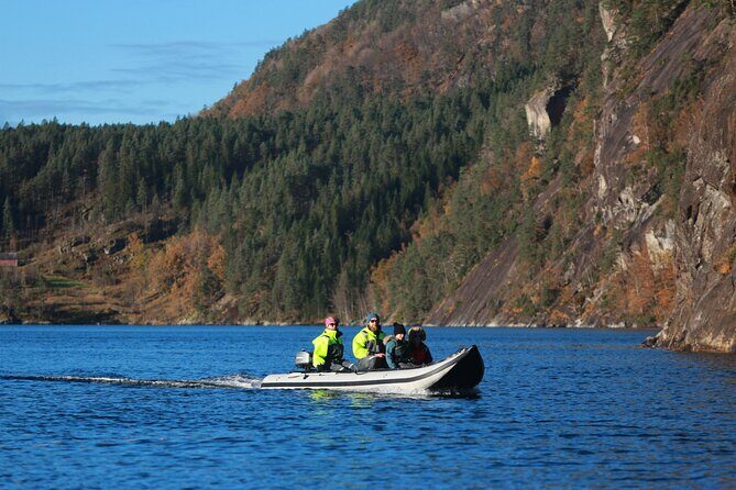 Private Fjordcruise by Luxury Pontoon Boat - Bergen Fjords - The guide experience: stories that match what’s outside the boat