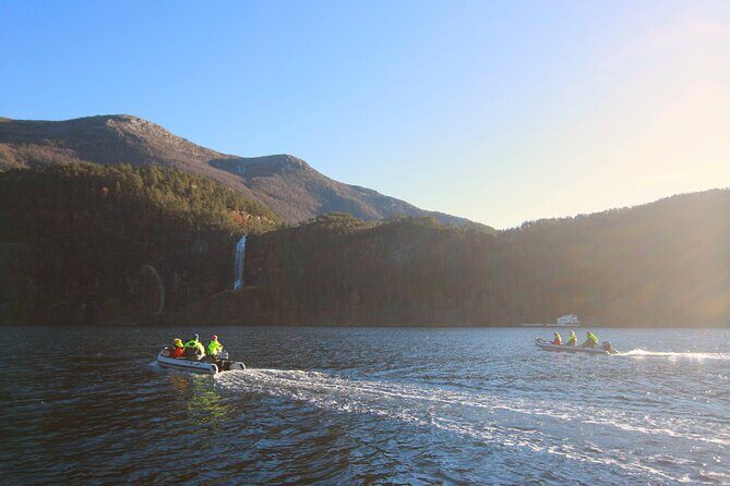 Private Fjordcruise by Luxury Pontoon Boat - Bergen Fjords - Weather reality: rain and cloud-proof comfort
