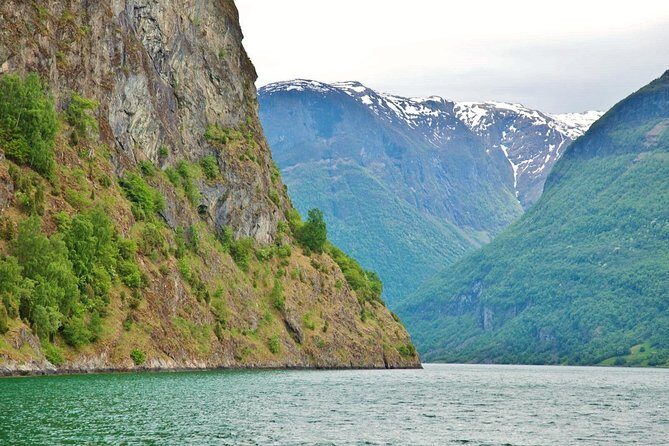 PRIVATE GUIDED TOUR: Highlights of Norway – Trip to the Sognefjord – WINTER - Gudvangen: when the day becomes a fjord day