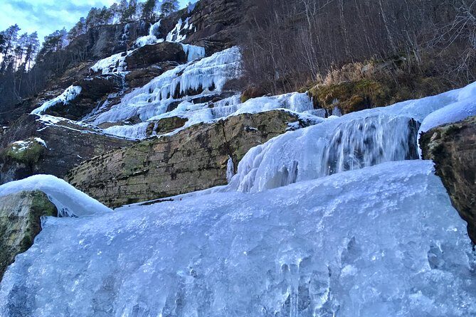 PRIVATE GUIDED TOUR: Highlights of Norway – Trip to the Sognefjord – WINTER - Nærøyfjord UNESCO cruise time: plan the ticket, protect the magic