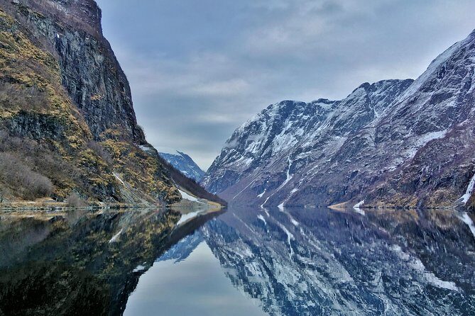 PRIVATE GUIDED TOUR: Norway's Highlights – Viking Special, 11-12 hours – WINTER - A winter Viking day that runs on rails (not guesswork)
