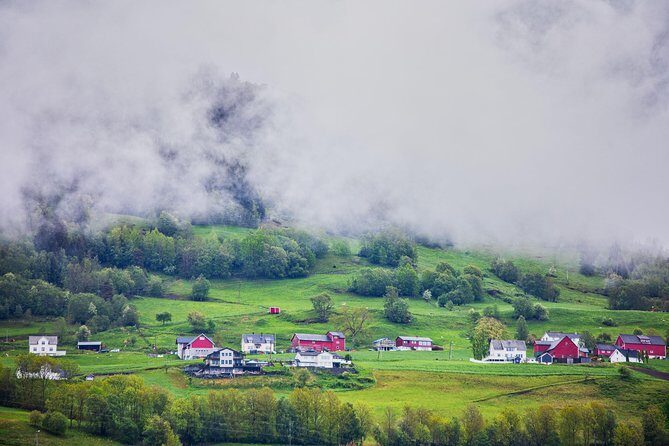 PRIVATE GUIDED TOUR: Norway's Highlights – Viking Special, 11-12 hours – WINTER - Stalheim Hotel history and viewpoints when the terrace is closed