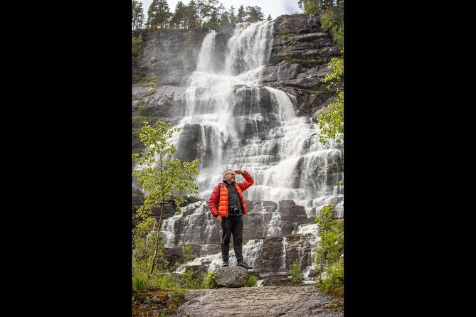 PRIVATE GUIDED TOUR: Norway's Highlights–Viking Special, 11 h - Voss back on the return route: cable car option or sweater factory stop