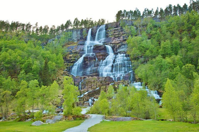 PRIVATE GUIDED TOUR: Round trip to VOSS, with Cable Car ride, 7 hours - Vossevangen landmarks, plus the moment you switch into gondola mode