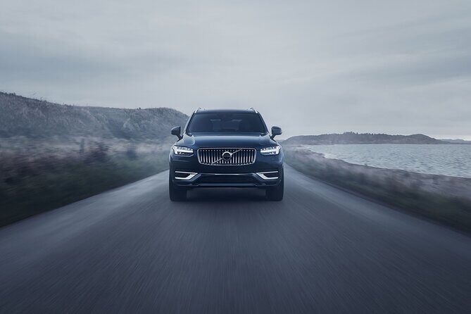 Private sightseeing in a Volvo XC 90 All inclusive museum/guiding - What the private Volvo format changes (for the better)