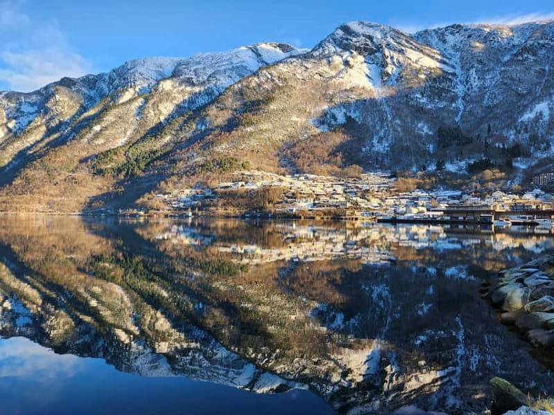 Private tour Hardangerfjord ferrycruise vøringsfossen hiking - From Bergen pickup to fjord time: how the day is paced