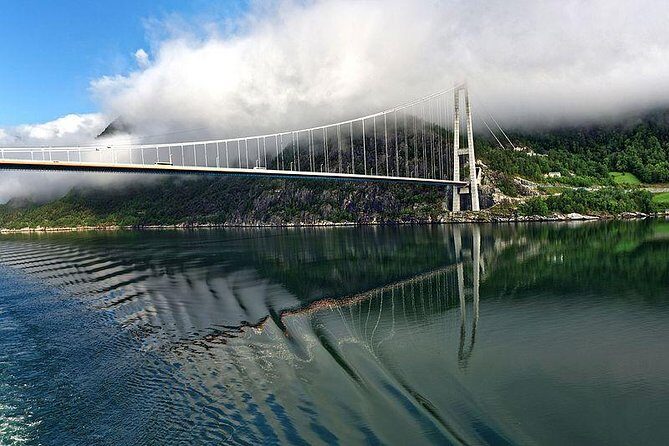 Private tour - Hardangerfjord, Voss Gondola & 4 Great Waterfalls - Skjervsfossen Twin Falls: Paths, Viewpoints, and the Shower Factor