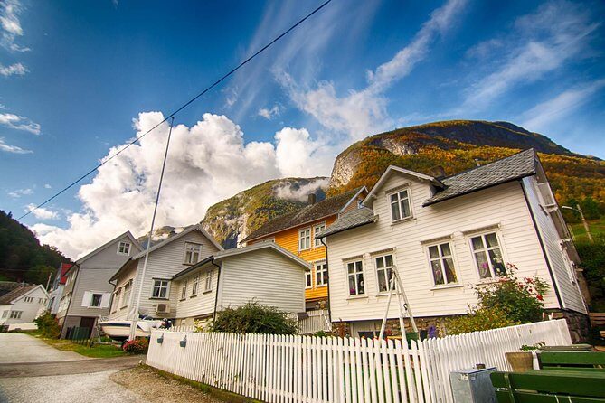 Private tour to Sognefjord and Flåm from Bergen, 24 hr refundable - Gudvangen and the Fjordcruise Start: Getting From Road to Water