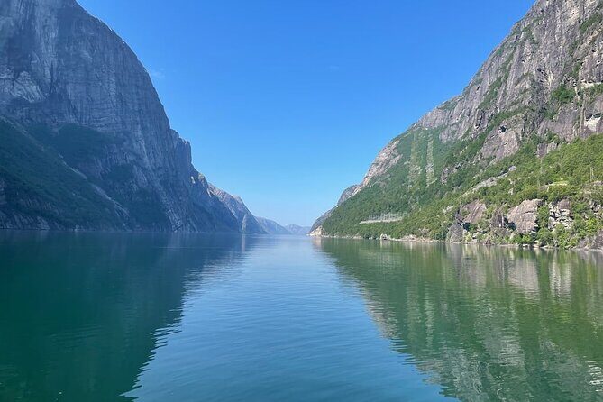 Pulpit Rock Boat Tour in Luxury Cruiser - Pulpit Rock for About an Hour: Fishing, Wakeboarding, and Swimming Time