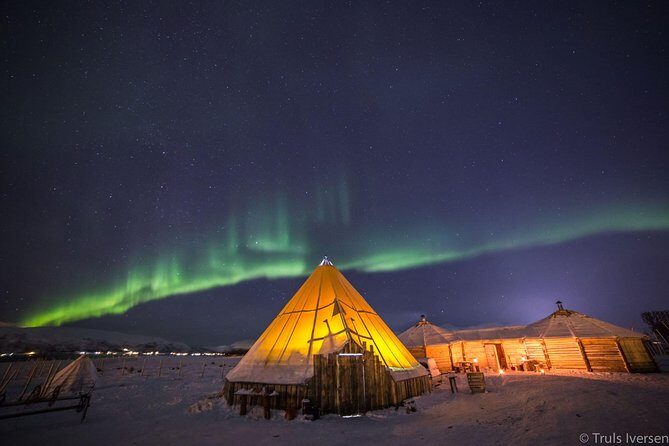 Reindeer Camp Dinner with Chance of Northern Lights in Tromso - The lavuu dinner: warm comfort plus a real menu