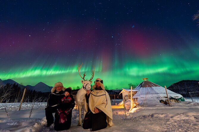 Reindeer Feeding and Sledding, Sami Storytelling Night Tour - Lasso throwing: a playful skill moment (and an ego test)