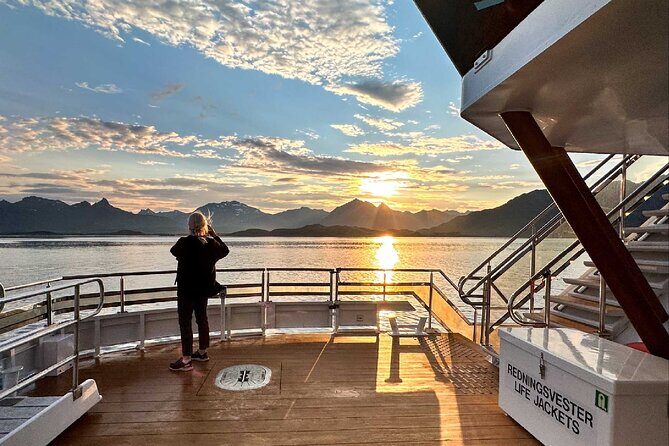 Sea Eagle Sunset Cruise - Henningsvær free time: use it for your pace, not the crowd’s