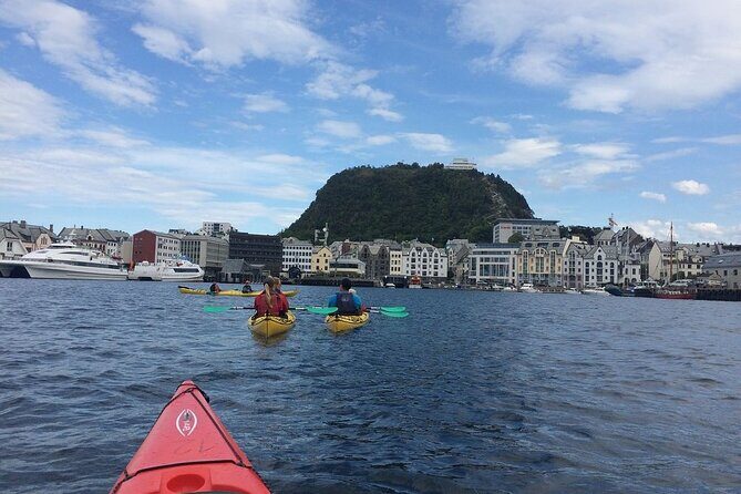 Sea Kayaking In Ålesund - Your guide experience: why small-group attention makes the difference