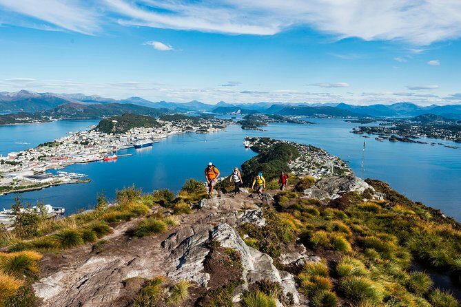 Seakayak And Hike in Ålesund - The Kayak Leg: Brosundet, Aspevågen, and Slinnings Point