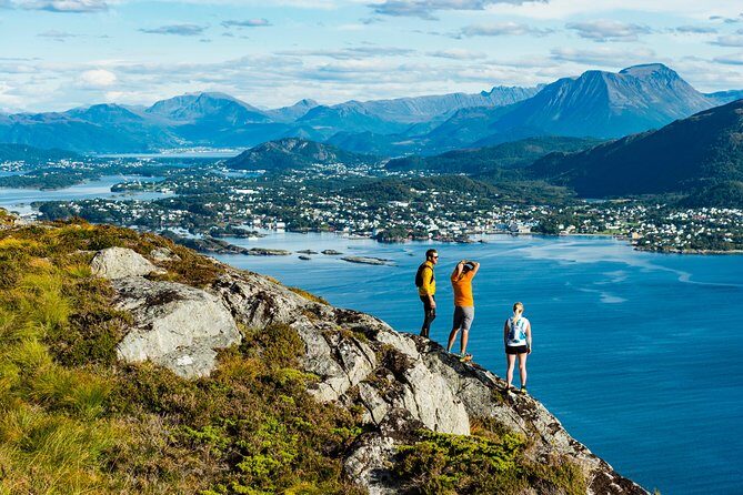 Seakayak And Hike in Ålesund - Meeting at Notenesgata 3 (Brunholmen): Gear and a Real Safety Briefing