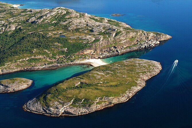 Silent Coastal Cruise to Kjerringøy - The Pass-By Stops: Beaches and Narrow Coastal Wonders